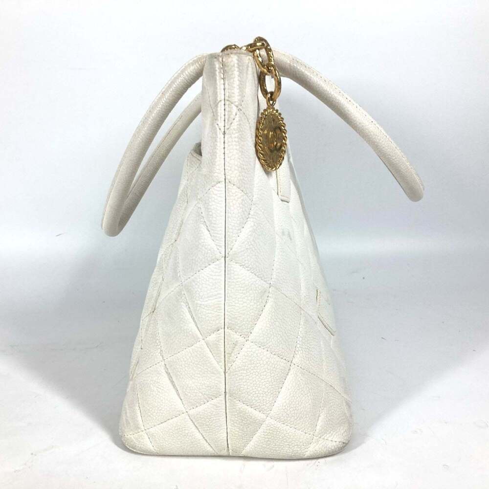 CHANEL White Caviar Leather Logo Shoulder Bag - Picture 3 of 16